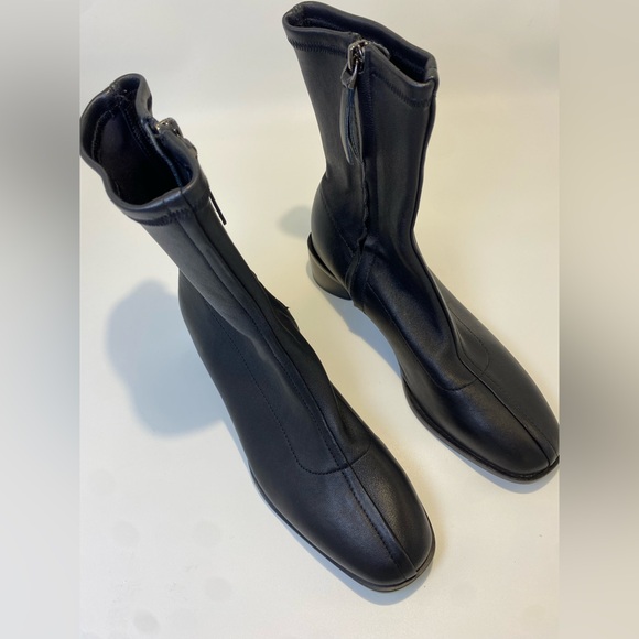 NWOT QUINCE Italian Leather Stretch Sock Bootie - Picture 2 of 15